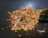 Foto langkah ke 5 dari resep Tongkol Suwir Balado.