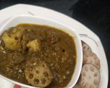 A picture of step 3 of Spinach lotus root sabzi.