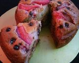 A picture of step 8 of Strawberry Chocolate Chips Cake.