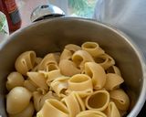 Une image de l'étape 1 de Conchiglie farci ricotta et jambon.