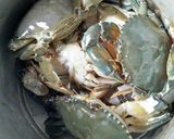 Foto langkah ke 1 dari resep Kare kepiting campur terong.