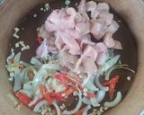 Foto langkah ke 3 dari resep Ayam Cah Jamur Ala Solaria.