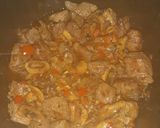 Foto del paso 4 de la receta: Carne de ternera guisada con champiñones 🍗🍄