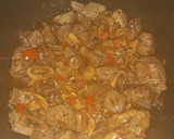 Foto del paso 4 de la receta: Carne de ternera guisada con champiñones 🍗🍄