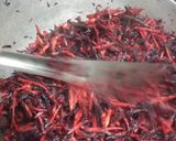 બીટ ગાજર થાબડી (Beetroot Carrot Thabdi Recipe In Gujarati) રેસીપી સ્ટેપ2ફોટો