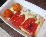 Foto del paso 2 de la receta: Pescado con mojo de pimiento y tomate asado y papas arrugás