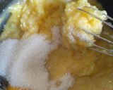 Foto langkah ke 3 dari resep Cheese Custard Muffin.