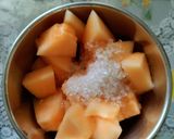 A picture of step 2 of Muskmelon Lassi.