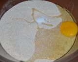 Foto del paso 1 de la receta: Strudel salado con harina integral