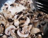 Foto del paso 2 de la receta: Pechuga de pollo en crema de champiñones🍄