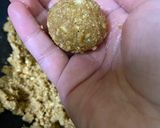 A picture of step 8 of Makhana ladoo.