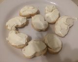 Foto del paso 2 de la receta: Canapés de Salmón fácil rápido y rico