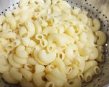 A picture of step 1 of Macaroni Masala.