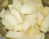 A picture of step 1 of Potato Karahi.