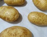 صورة لخطوة 1 من وصفة بطاطس مشوية 🥔😋