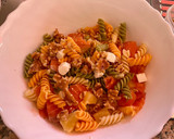Foto del paso 5 de la receta: Ensalada de pasta y salmón en salsa de aguacate