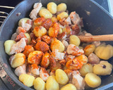 Tejszínes-paprikás csirkemell gnocchival szaftos recept fázis 3 fotója