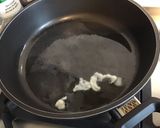 Une image de l'étape 2 de Poêlée de riz et pommes de terre aux tomates séchées et épices indiennes.