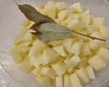 Foto del paso 4 de la receta Estofado de solomillo con patatas en crema de ajos