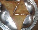 A picture of step 2 of Chicken Samosay.
