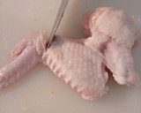 Foto del paso 1 de la receta: Alitas de pollo fritas y crujientes