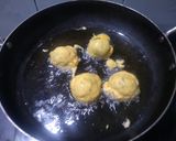 A picture of step 4 of Vada Pav.