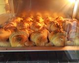 Foto del paso 5 de la receta: Medialunas Con Queso Y Orégano😋