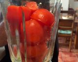 Foto del paso 1 de la receta: Crema fría de tomate y remolacha, queso tierno ahumado y olivada