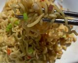 Foto langkah ke 4 dari resep Indomie Hack.