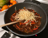 Foto del paso 5 de la receta: Stir-fry de ternera con bambú y pimientos