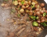 A picture of step 3 of One pan steak, potatoes & broccoli.