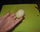 A picture of step 4 of Frozen Fried Egg  نیمرو با تخم مرغ یخ زده.