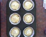 Foto langkah ke 5 dari resep Vanilla Cupcakes Lembut.
