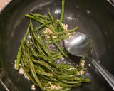 A picture of step 7 of Green beans in chilli garlic.