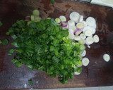Foto del paso 2 de la receta: Colchón de papas con salsa de verdeo