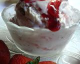 Foto del paso 5 de la receta: Helado de frutillas a la crema
