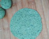 A picture of step 3 of Palak Poori.