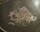 A picture of step 1 of Mix veg noodles.