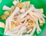 Hình bước làm 1 của món Chân gà ngâm sả tắc