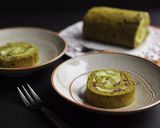 A picture of step 4 of Japanese Matcha Red Bean Roll Cake.