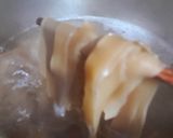 Hình bước làm 5 của món Bánh đa đỏ trộn tôm cua