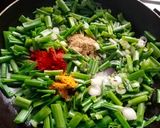 A picture of step 2 of Spring Onion Subji / Khariyu.