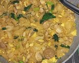 Foto langkah ke 9 dari resep Kwetiaw Goreng Ayam.