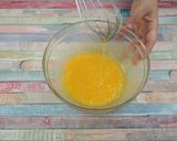 Foto del paso 3 de la receta Flan de miel con bizcocho en vasitos