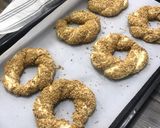 صورة لخطوة 8 من وصفة سيميت / سميط بالسمسم 🥯