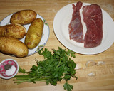 Foto del paso 1 de la receta: BISTEC CON HUEVO FRITO Y PAPAS HORNEADAS CON CHAQUETA. JON STYLE