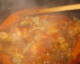 Foto del paso 5 de la receta: Fricasé de cerdo acompañado con yuca hervida