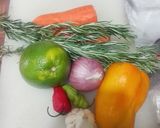Foto del paso 1 de la receta: Cachamas en sus jugos con verduras y naranja acompañada de ceviche de mango en canastilla de plátano
