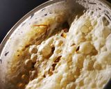 A picture of step 3 of Saffron nutty milk shake.