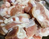 Hình bước làm 1 của món Sườn Non Kho Trứng